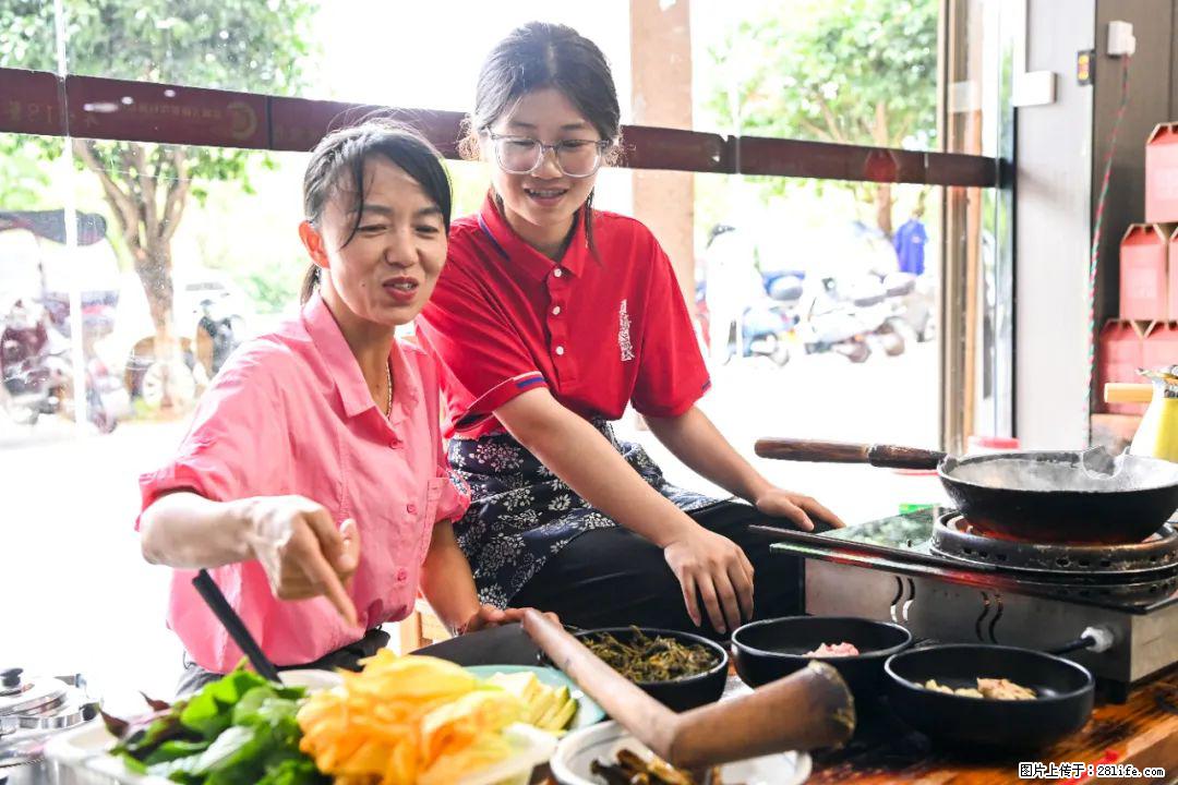 全网追的“扁担女孩”,找了一份暑假工,时薪12元 - 南昌生活资讯 - 南昌28生活网 nc.28life.com